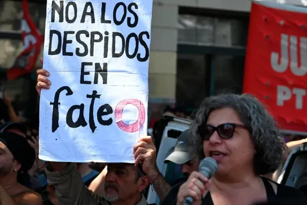 La protesta por el cierre de Fate terminó con represión y conciliación extendida