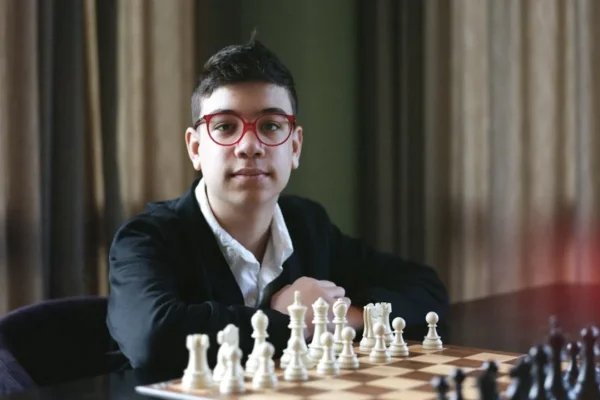 Faustino Oro se rindió y no pudo alcanzar el título de Gran Maestro de Ajedrez