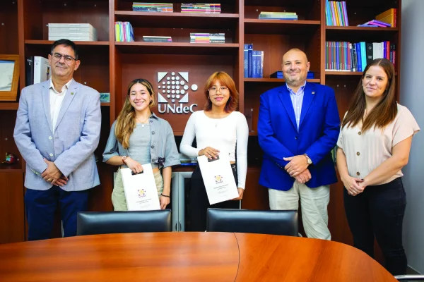Alumnas de Perú y Colombia llegan a la UNdeC