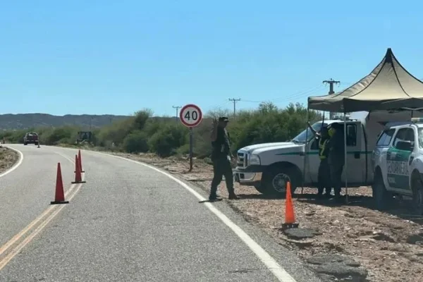 Cortaron el tránsito en la Ruta que une La Rioja con San Juan