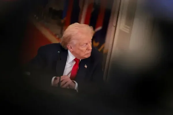 Trump amenaza a Irán con una destrucción total y ataques de “extrema dureza