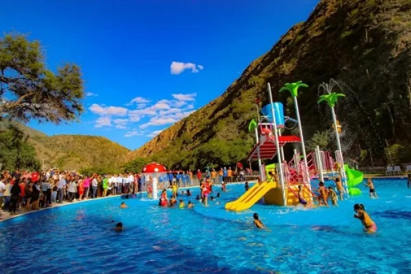 El Parque Acuático Los Sauces cierra la temporada con entradas gratuita