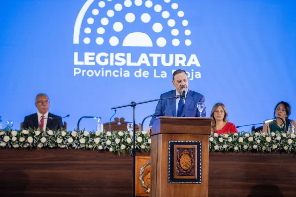 Legislatura: Quintela realiza la apertura de sesiones