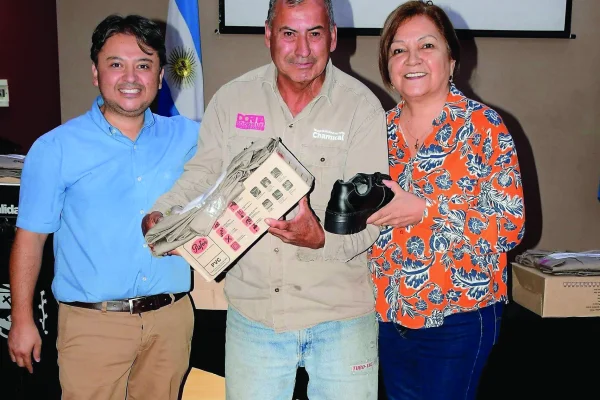 El Municipio sigue entregando  indumentaria de trabajo