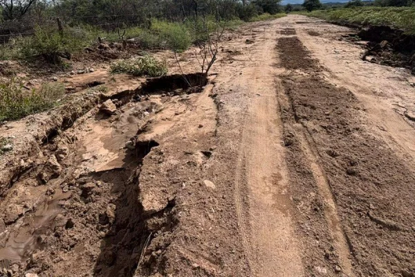Piden circular con precaución en el camino entre Desiderio Tello y Agua de la Piedra