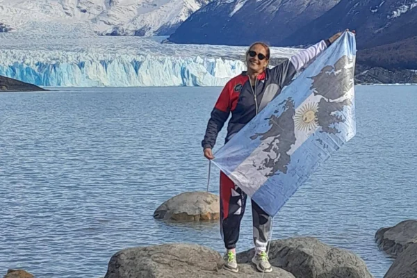 La nadadora Carolina Sa realizará un “vuelo adaptado” en homenaje a las mujeres riojanas