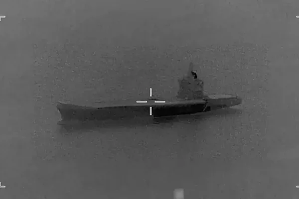 EE.UU. destruyó barcos iraníes que colocaban minas en el estrecho de Ormuz