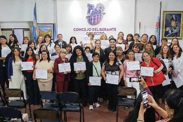 Reconocen la trayectoria de mujeres en Concejo Deliberante
