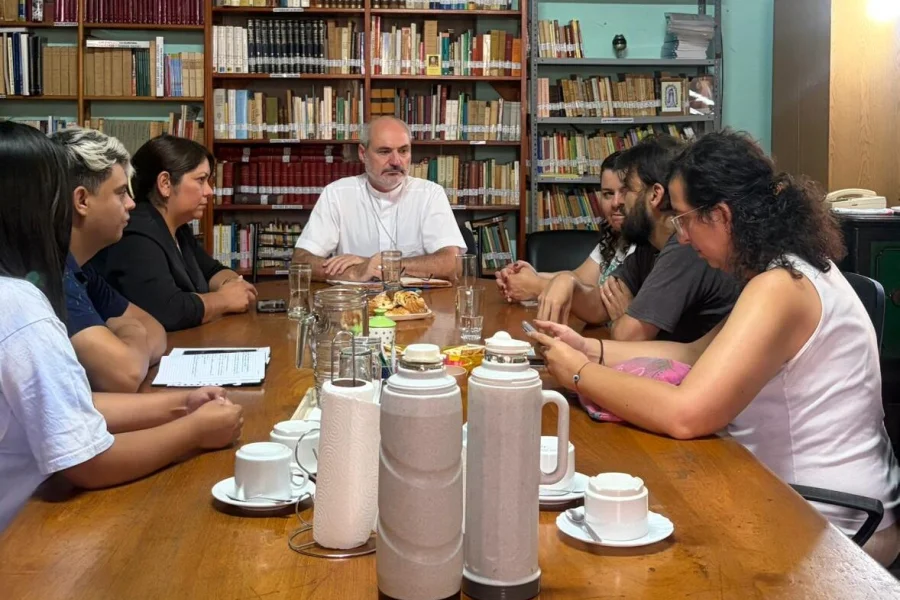 Mesa de trabajo en VIH con Braida.