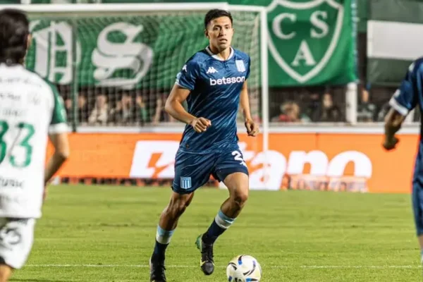 Racing aguantó con un jugador menos y empató sin goles con Sarmiento