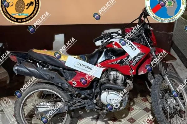 La Policía recuperó una motocicleta y herramientas varias en la zona norte