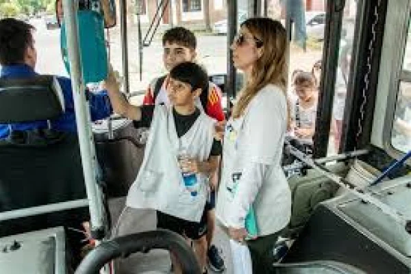Boleto Estudiantil Gratuito:  inician operativos de inscripción en colegios secundarios de Capital y Chilecito