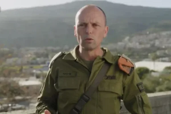 Tensión máxima: Hezbollah dispara decenas de cohetes contra Israel y abre una nueva ofensiva