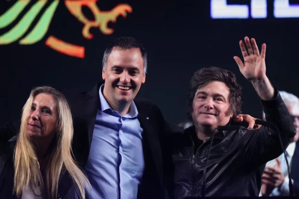 Javier Milei y la plana mayor del Gobierno cerraron filas para respaldar a Manuel Adorni: “Conozco tu integridad”
