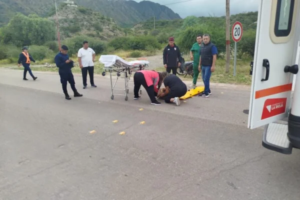 Motociclista chocó contra un perro y sufrió heridas
