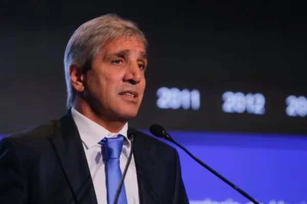 Caputo postergó la meta de inflación cero y admitió que el dato de febrero 
