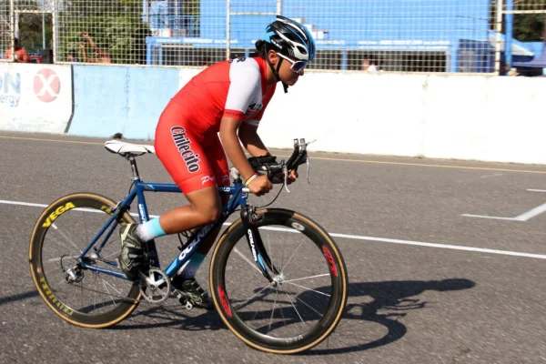 Agustina Vega corre en el Campeonato Argentino en Catamarca