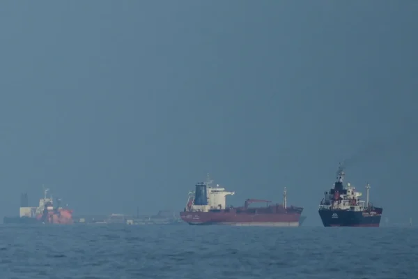 Trump descartó negociaciones con Irán y pide una coalición naval