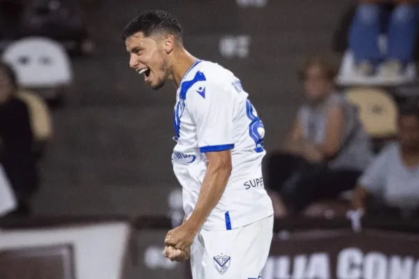 Vélez celebró con su gente ante Platense y se aleja en la punta del Grupo A