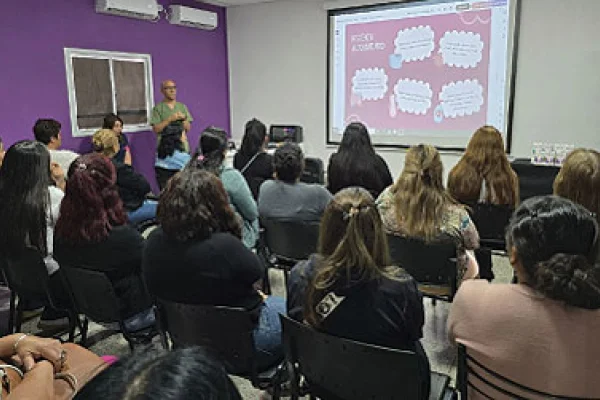 Dieron charla sobre educación sexual femenina