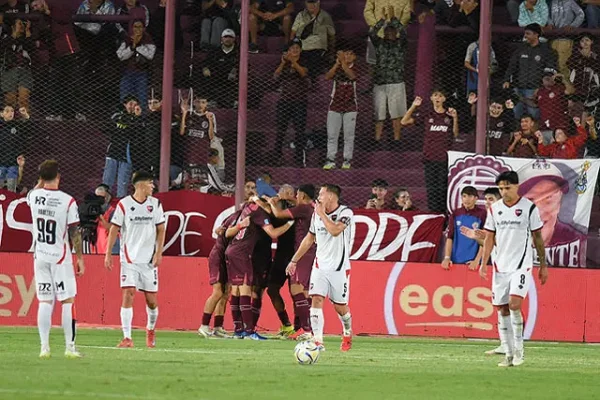 Lanús apabulló Newell's y le dejó en zona de descenso