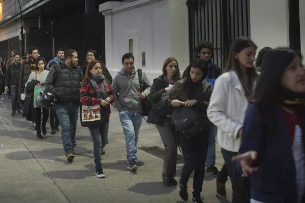 El índice de desocupación subió al 7,5% en el cierre del 2025
