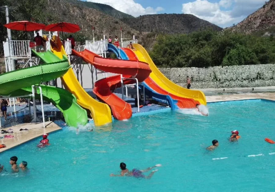 Parque Acu&aacute;tico. Sin duda a lguno un lugar que le faltaba a La Rioja y que se consigui&oacute;. Las familais necesitaban de este lugar en verano.