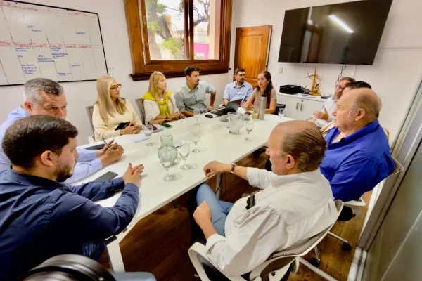 Autoridades de Turismo y EDELAR iniciaron una mesa de diálogo por la situación del sector
