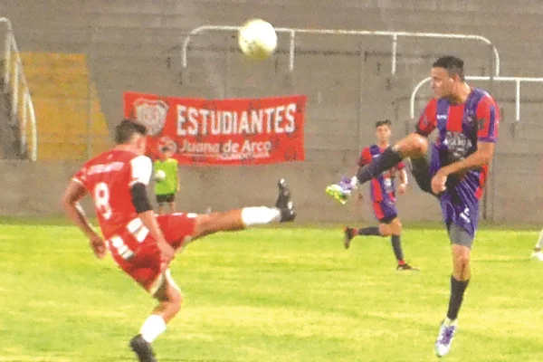 Estudiantes se juega sus posibilidades ante Los Andes