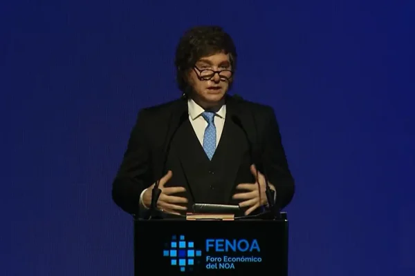 Milei participó del Foro Económico del NOA en Tucumán y cargó contra el gobierno anterior