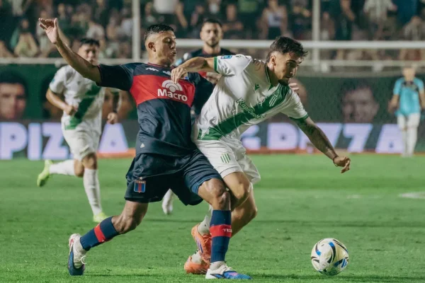 Banfield se la aguantó con diez y volvió al triunfo ante Tigre