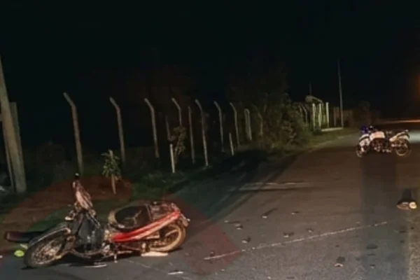 Dramático choque en San Miguel, una adolescente lucha por su vida