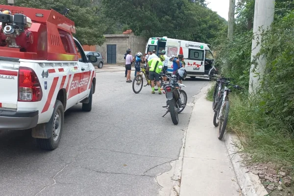 Una ciclista sufrió una caída en el tramo viejo de la Ruta 75
