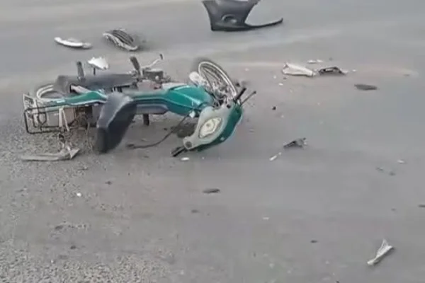 Motociclista con fracturas tras ser chocado por un auto que se dio a la fuga