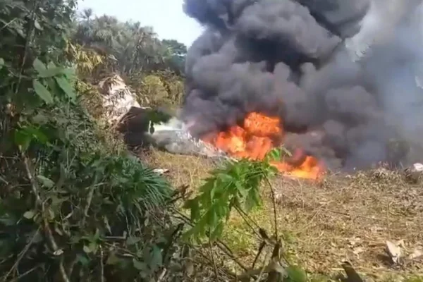 Al menos ocho muertos y 83 heridos deja accidente de avión militar en Colombia