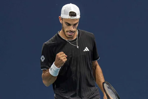 Francisco Cerúndolo dio el batacazo ante Medvedev y clasificó a los octavos de final del Masters 1000 de Miami