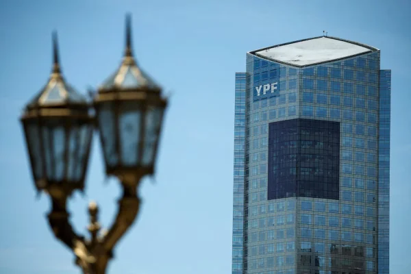 YPF explicó que la guerra en Medio Oriente podría acelerar el millonario proyecto Argentina GNL
