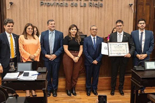 Reconocen a la UNDeC por su compromiso con la Memoria