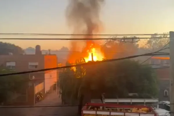 Merlo: impresionante explosión e incendio en un depósito de gas