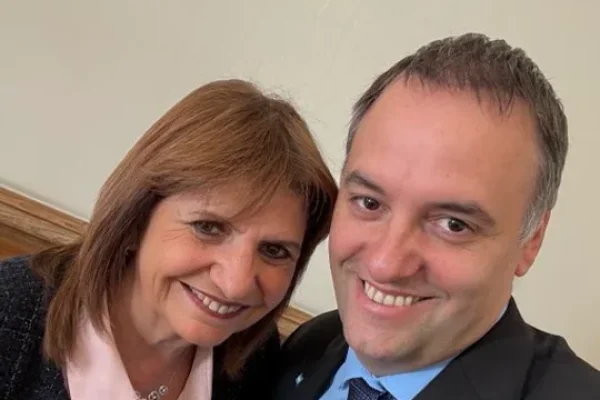 Adorni se reúne con Bullrich tras un “operativo de paz”