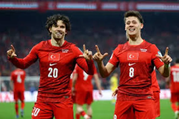Turquía venció a Rumania y avanzó a la final del repechaje europeo para el Mundial 2026