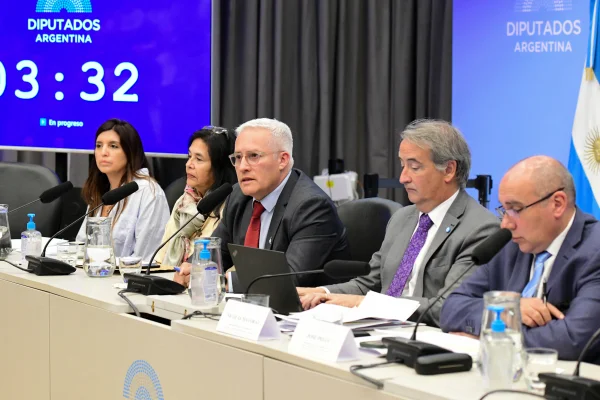 Ley de Glaciares: el oficialismo postergó el debate y reunirá a gobernadores mineros