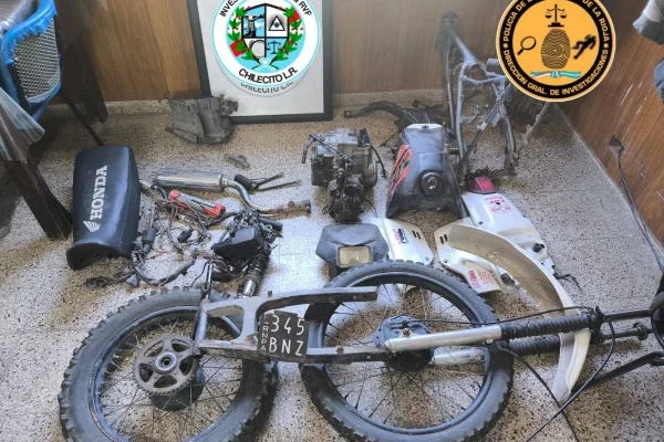 La Policía secuestró armas, droga, una moto y detuvo a dos sujetos