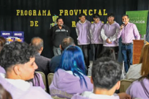 Entregaron kits de robótica en escuelas de Ortiz de Ocampo