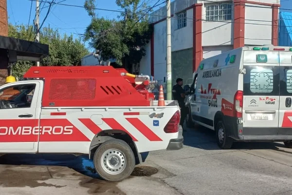 Choque de motocicletas en una esquina del macrocentro