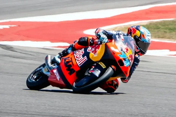 Perrone terminó 12° en el GP de Cataluña de Moto3