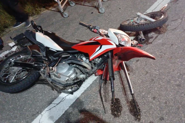 Motociclista herido tras ser chocado por un auto que se dio a la fuga