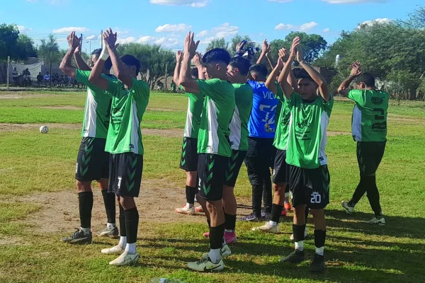 Fútbol: Ferroviario goleó y aseguró la clasificación a los Playoff
