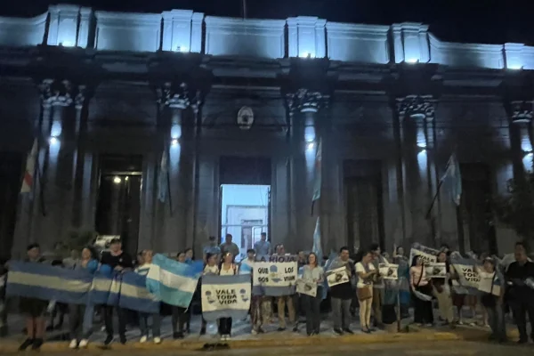 La Rioja volvió a marchar por la vida con una masiva participación juvenil