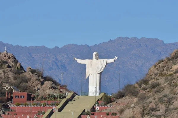 Chilecito invita a vivir Semana Santa con cultura, turismo y tradición en el Cristo del Portezuelo